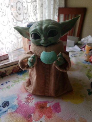 Muñeco Bebé Yoda con cuenco