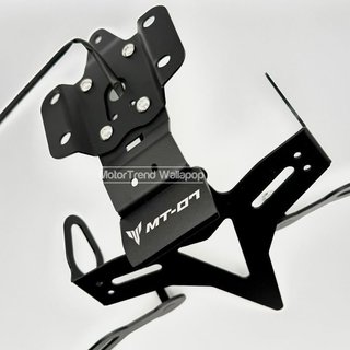 MT07 Portamatrículas corto Yamaha +luz matrícula
