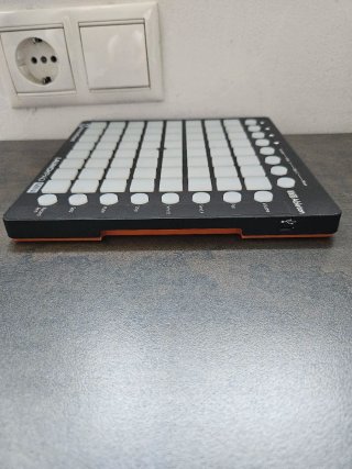 Novation Launchpad Mini MK2 Controlador MIDI
