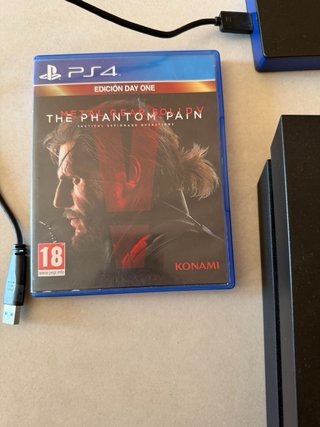PS4 (PlayStation 4) Negra + Juego y disco duro 1TB