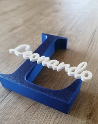 Letra N personalizada con nombre Nayla