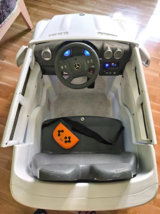 Coche eléctrico infantil blanco Mercedes ML