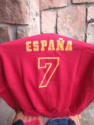 Conjunto Ropa España: Sudadera, Polo y Camiseta