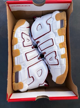 Nike Air More Uptempo Blancas/Burdeos