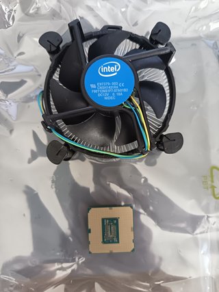 ASUS H510M-A R1.01 + Intel i5-10400T + Cooler
