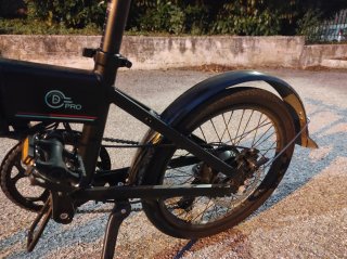 Bici Elettrica Pieghevole Nera laotie fiido d4s