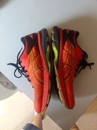 Zapatillas Asics Running Rojas y Negras
