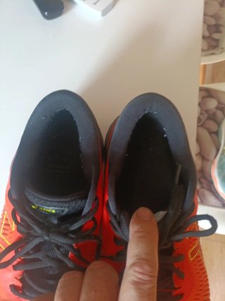 Zapatillas Asics Running Rojas y Negras