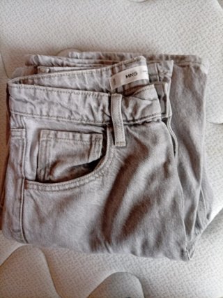 Pantalón vaquero ancho beige/gris