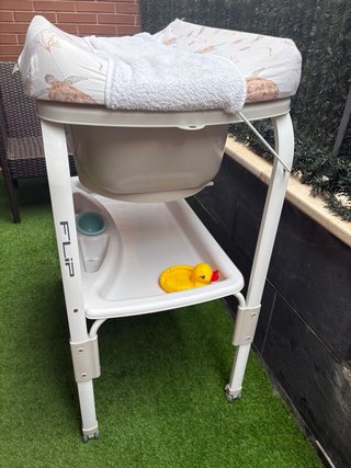 Cambiador con bañera para bebé Jane