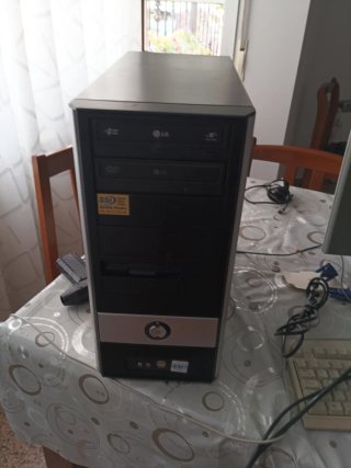 Ordenador de sobremesa LG Negro/Plateado