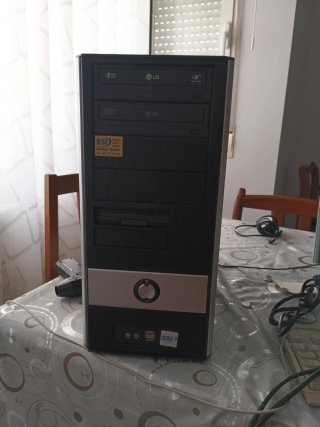 Ordenador de sobremesa LG Negro/Plateado