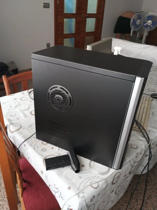 Ordenador de sobremesa LG Negro/Plateado