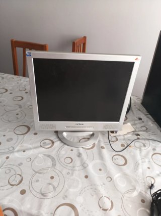 Ordenador de sobremesa LG Negro/Plateado