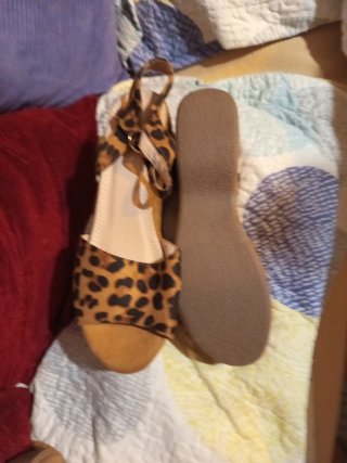 Zapatos de cuña con estampado de leopardo Talla 40
