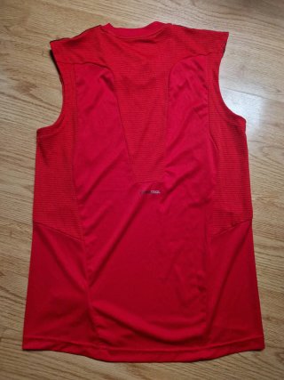 Dos camisetas ADIDAS y NIKE Talla S precio las dos