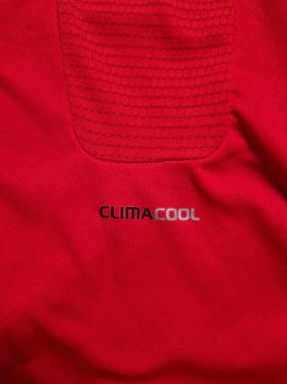 Dos camisetas ADIDAS y NIKE Talla S precio las dos
