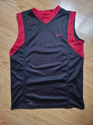 Dos camisetas ADIDAS y NIKE Talla S precio las dos