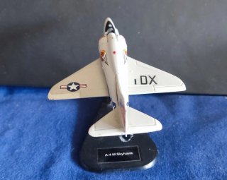 Maqueta Avión A4M Skyhawk 1/100 Metal