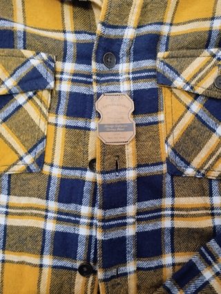 Dos camisas de cuadros tallas 12-14