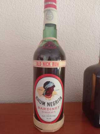 Botella antigua Rhum Negrita Old Nick