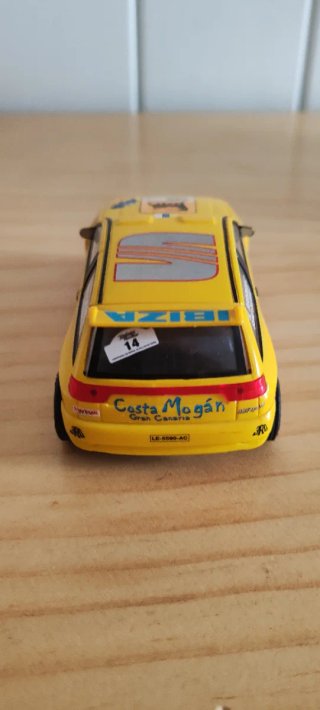 Scalextric Ibiza SEAT Coche Rally Amarillo