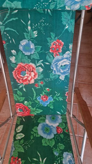 Silla plegable floral verde