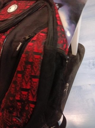 Mochila Hongu Negra y Roja
