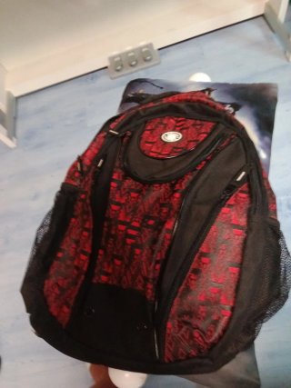 Mochila Hongu Negra y Roja