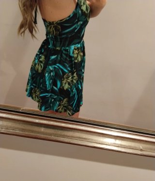 Vestido corto estampado tropical