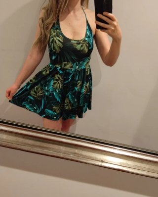 Vestido corto estampado tropical