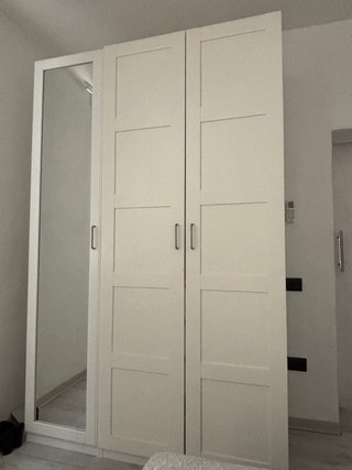 Armadio bianco con specchio Ikea modello pax