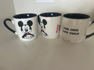 12 Tazas Mickey Mouse Cerámica. Estan nuevas