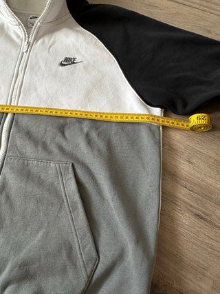 Chaqueta Nike Colorblock Negra, Gris y Blanca