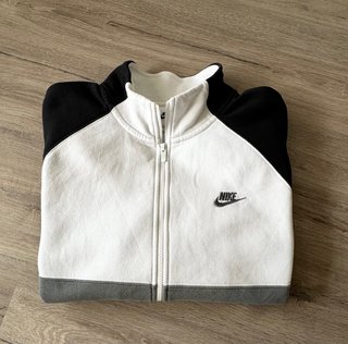 Chaqueta Nike Colorblock Negra, Gris y Blanca