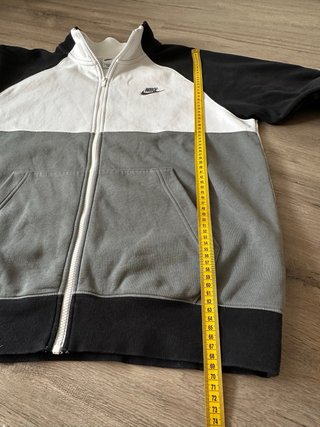 Chaqueta Nike Colorblock Negra, Gris y Blanca
