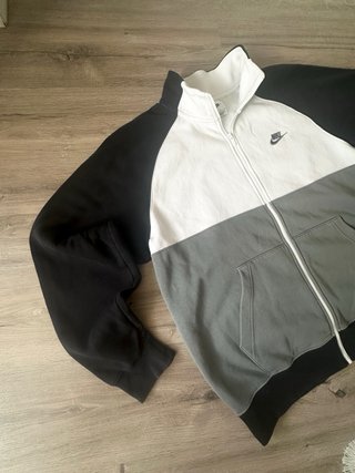 Chaqueta Nike Colorblock Negra, Gris y Blanca