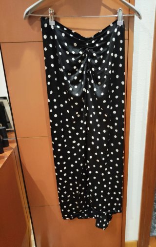 Falda Zara lunares satinada