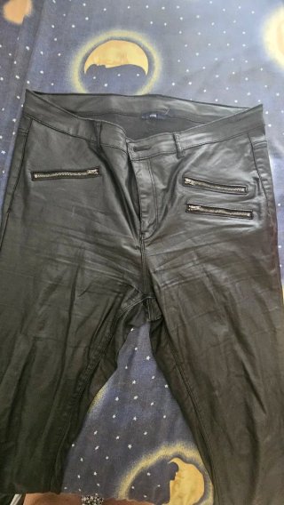 Pantalón largo de cuero negro