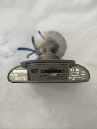 GPS TomTom ONE con cargador y lápiz