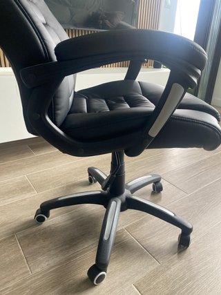 Silla de oficina piel negra
