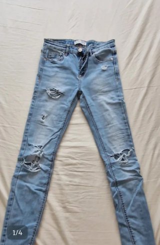 Pantalones vaqueros Levis, Tommy, Stradivarius,...