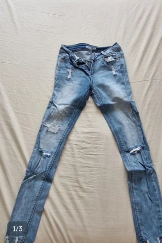 Pantalones vaqueros Levis, Tommy, Stradivarius,...