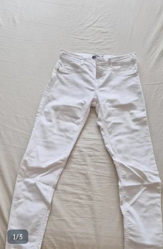 Pantalones vaqueros Levis, Tommy, Stradivarius,...