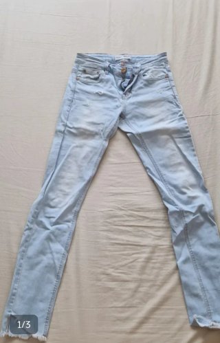 Pantalones vaqueros Levis, Tommy, Stradivarius,...