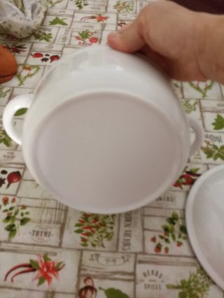 Zuppiera in porcellana bianca