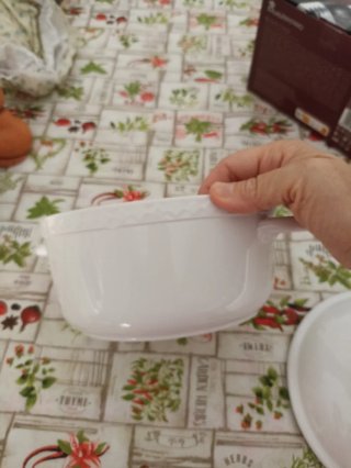 Zuppiera in porcellana bianca