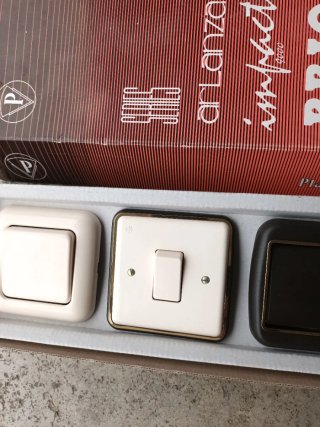 3 Interruptores de Luz Nuevos antiguos