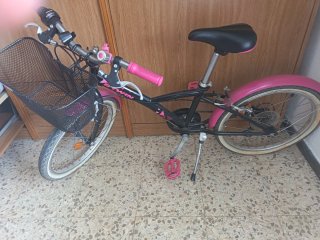 Bicicleta niña BTWIN negra y rosa