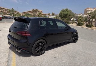 Volkswagen Golf R300 2019